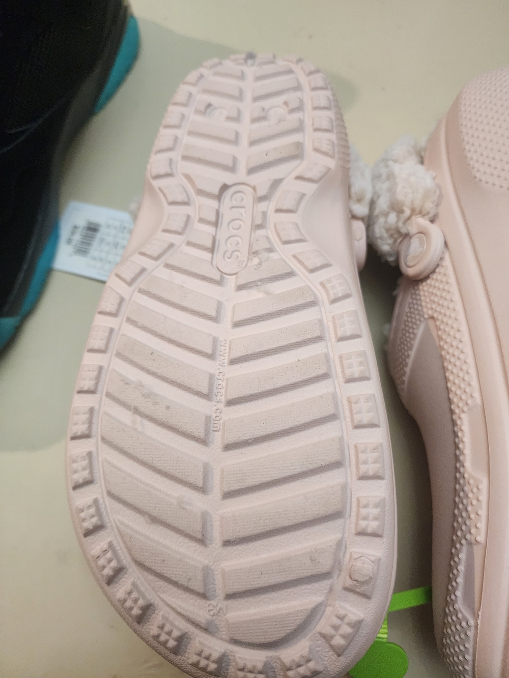 Crocs Cozy Fleece-Lined Pink Clogs - Picture 7 of 8